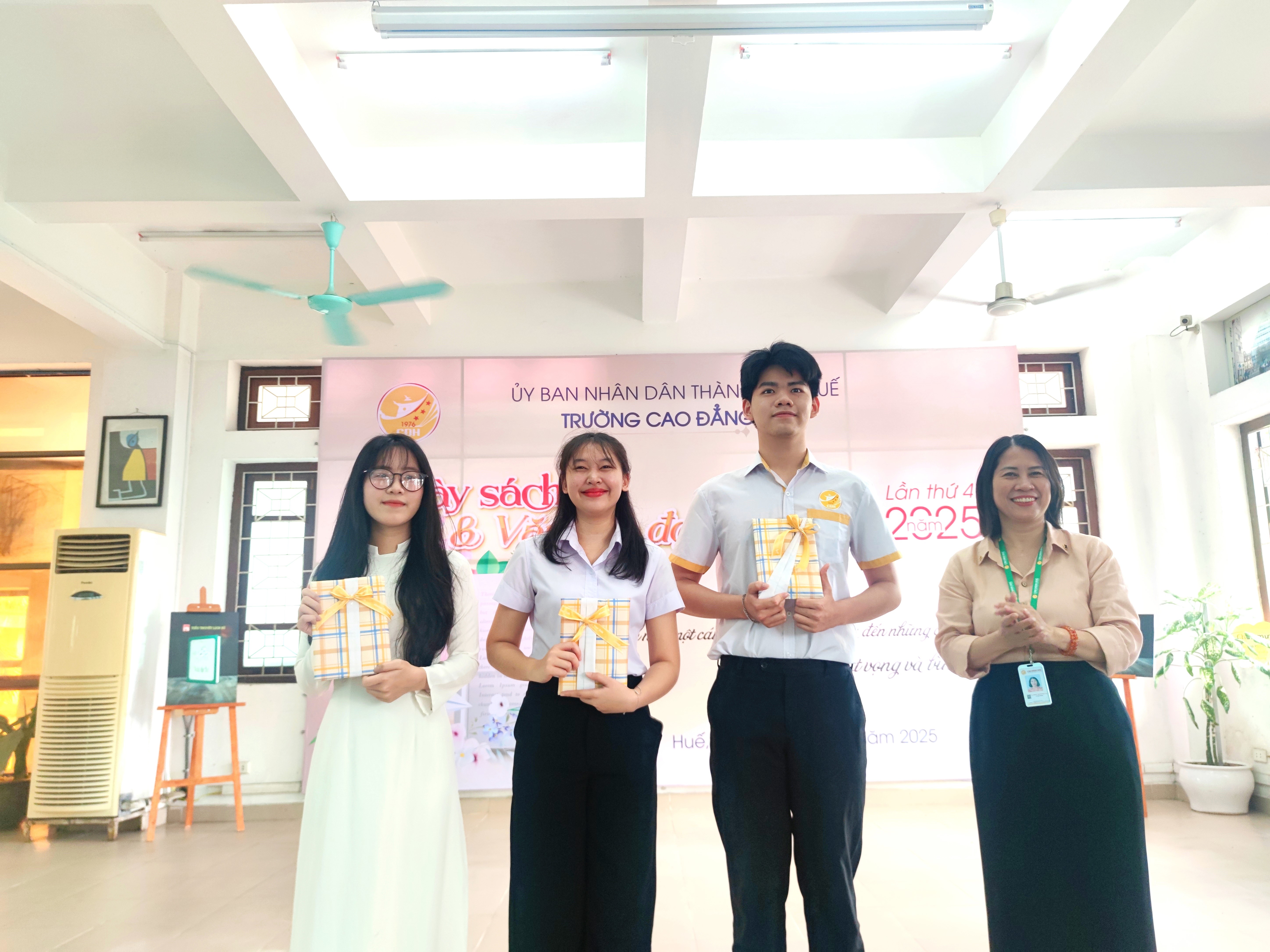 Trường Cao đẳng Huế, Ngày Sách và Văn hóa đọc Việt Nam 2025, Ngày Sách tại Trường Cao đẳng Huế, Sự kiện văn hóa đọc Huế, Khoa Công nghệ Thông tin Trường Cao đẳng Huế, Sinh viên Cao đẳng Huế tham gia Ngày Sách, Hoạt động thường niên tại Trường Cao đẳn
